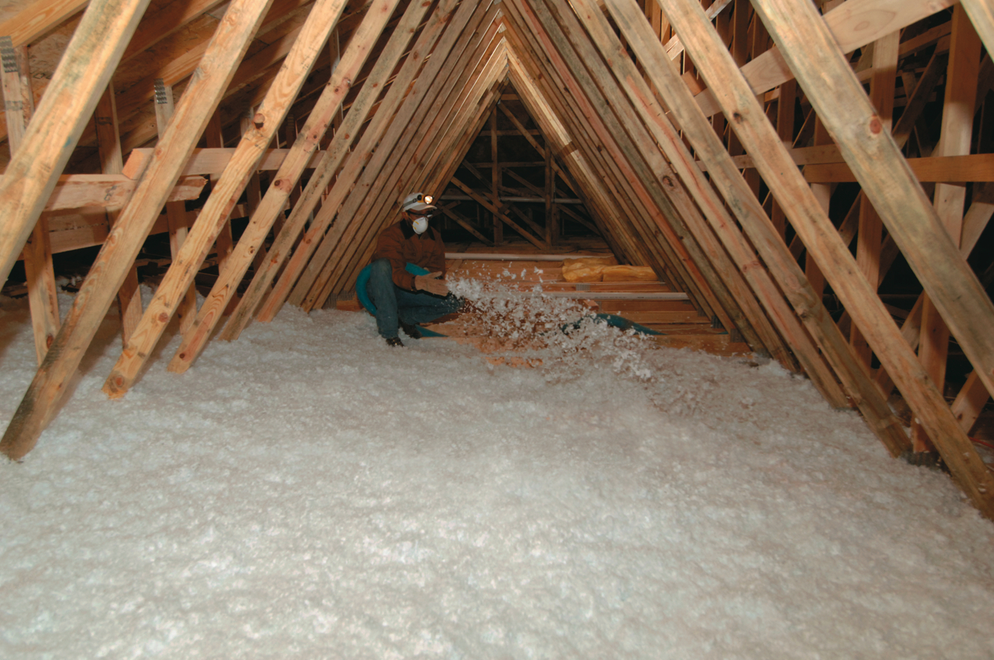 Installing Insulation In An Attic